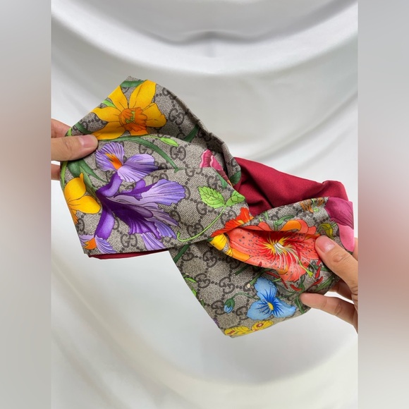 Auth Gucci GG Silk Monogram Flora Print Headband In Red - Picture 5 of 13
